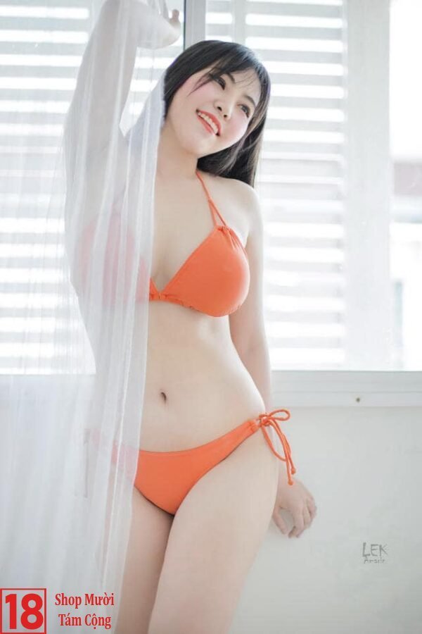 Ảnh gái xinh mặc bikini màu cam 09